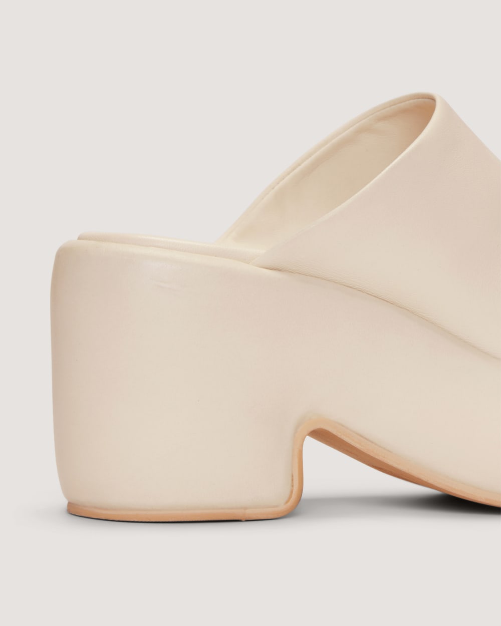The Puffa Clog | Parchment