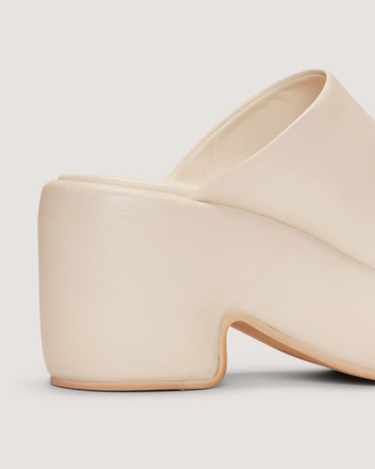The Puffa Clog | Parchment
