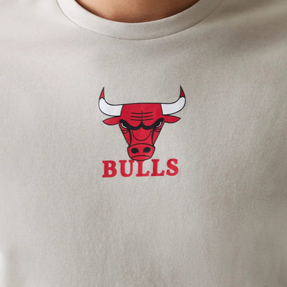 The Male model is wearing Chicago Bulls NBA Logo Cream T-Shirt 3