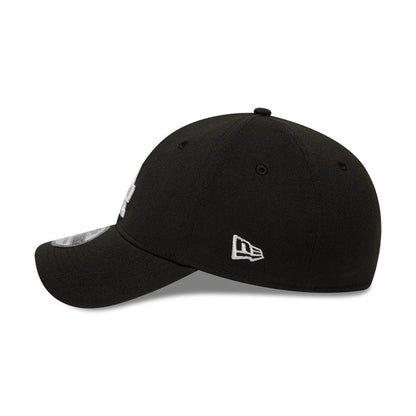 This is a LA Dodgers MLB Black 39THIRTY Stretch Fit Cap 4