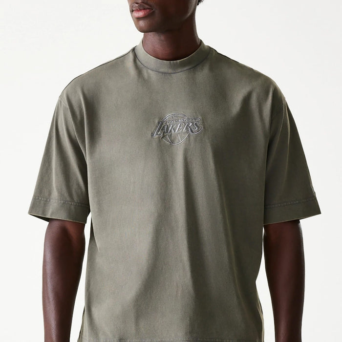 The Male model is wearing LA Lakers NBA Washed Grey Box T-Shirt 3