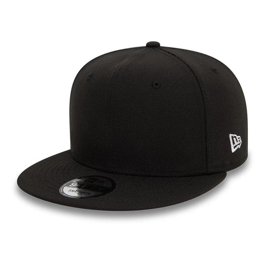This is a New Era Essential Black 9FIFTY Snapback Cap 1