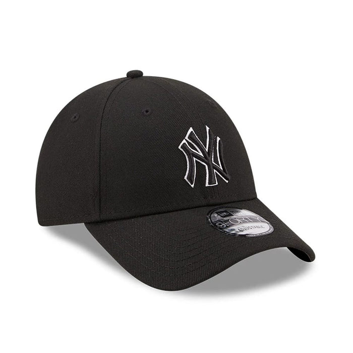 This is a New York Yankees Pop Outline Black 9FORTY Cap 3